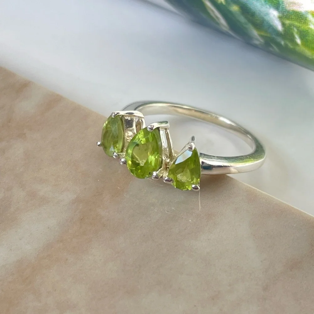 Stunning 925 Sterling Silver Peridot Ring, US:7 “VIBES”